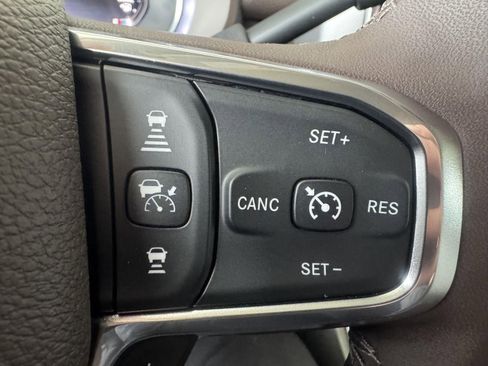 New 2026 RAM 2500 Laramie AWD/4WD image 13