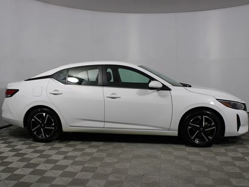 Used 2024 Nissan Sentra SV FWD image 18