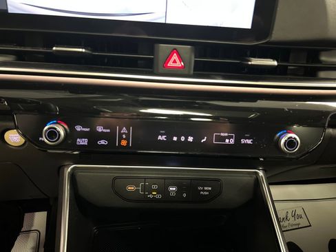 Used 2025 Kia Carnival SX Prestige FWD image 17