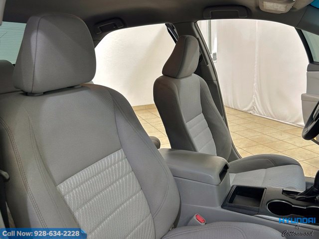 Used 2017 Toyota Camry LE FWD image 17
