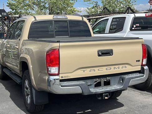 Used 2017 Toyota Tacoma SR5 w/ Tow Package RWD image 3