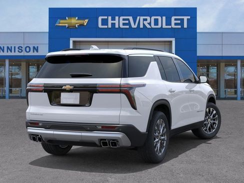 New 2026 Chevrolet Traverse LT w/ Sun and Wheel Package FWD image 4