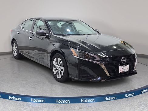Used 2024 Nissan Altima 2.5 S FWD image 4