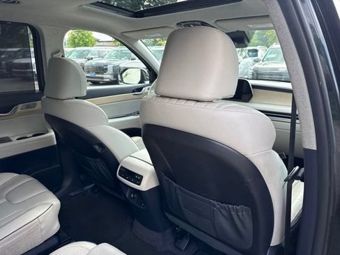Used 2023 Hyundai Palisade Limited AWD/4WD image 24