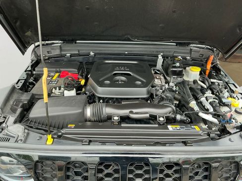 Used 2023 Jeep Wrangler Unlimited AWD/4WD image 9