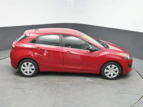 Used 2016 Hyundai Elantra GT FWD image 23