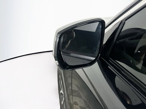 Used 2023 Jeep Grand Cherokee Limited image 16