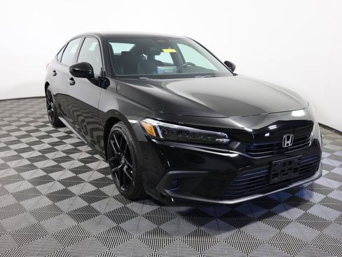 Used 2023 Honda Civic Sport image 3