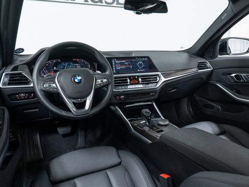 Used 2019 BMW 330i xDrive Sedan w/ Premium Package image 16