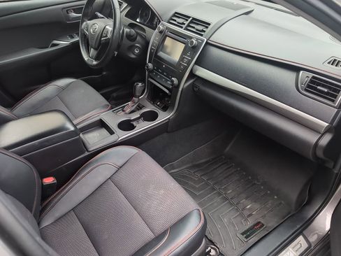 Used 2016 Toyota Camry SE w/ Protection Package (Q2) image 3