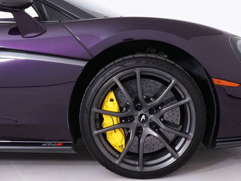 Used 2019 McLaren 570S Spider RWD image 17