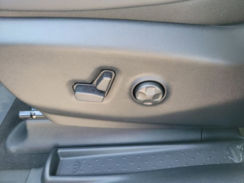 New 2026 Chrysler Voyager LX image 13