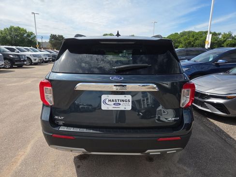 Certified 2023 Ford Explorer XLT w/ Equipment Group 202A AWD/4WD image 4