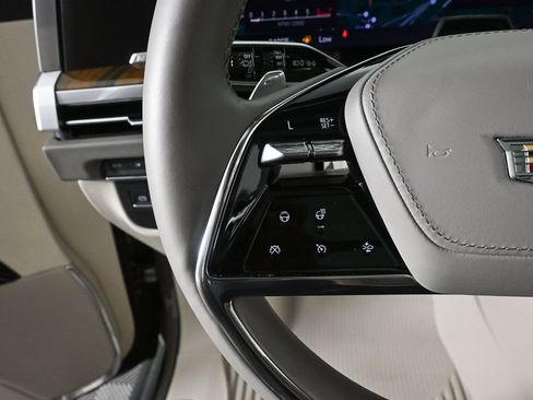 Used 2025 Cadillac Escalade Sport Platinum w/ LPO, Floor Liner Package AWD/4WD image 10