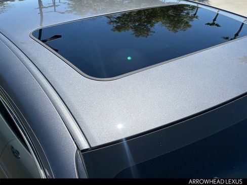Used 2019 Lexus ES 300h w/ Accessory Package 2 FWD image 8