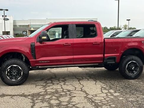 New 2026 Ford F350 Platinum w/ Tremor Off-Road Package AWD/4WD image 4