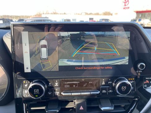 New 2026 Toyota Highlander Platinum AWD/4WD image 22