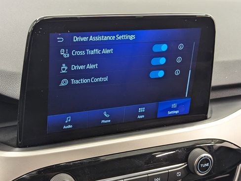 Used 2020 Ford Escape SE image 29