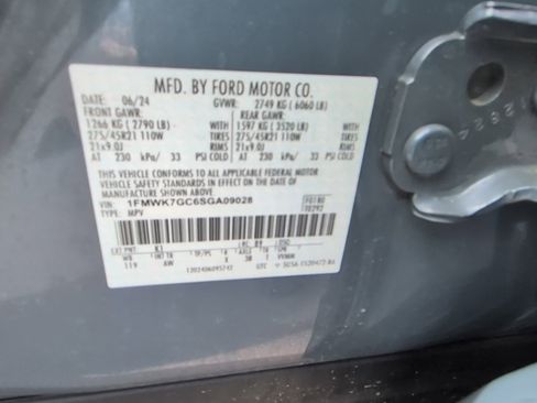 Used 2025 Ford Explorer ST RWD image 34