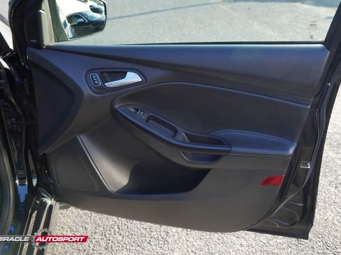 Used 2017 Ford Focus RS image 29