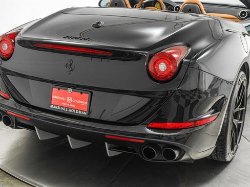 Used 2015 Ferrari California T image 37