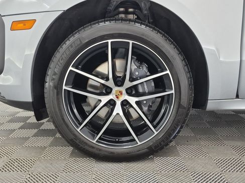 Certified 2024 Porsche Macan Turbo AWD/4WD image 28