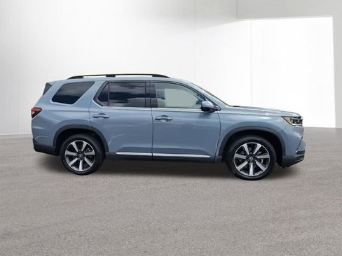 Used 2023 Honda Pilot Touring image 10