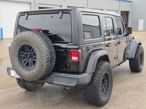 Used 2021 Jeep Wrangler Unlimited Sport AWD/4WD image 3