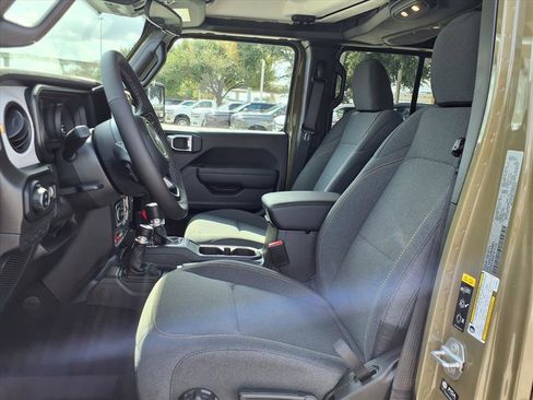New 2025 Jeep Gladiator Willys image 11