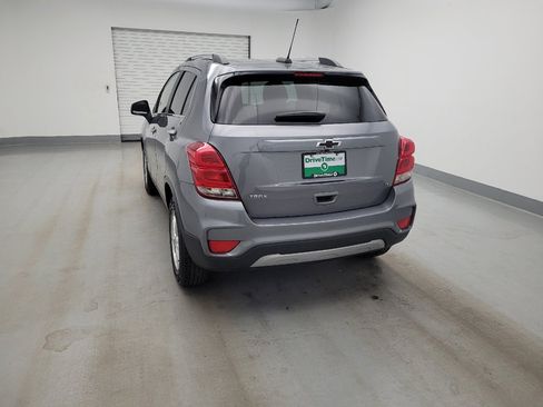 Used 2020 Chevrolet Trax LT w/ LT Convenience Package FWD image 6