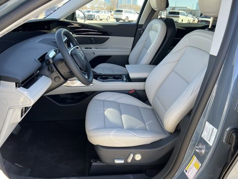 New 2026 Lincoln Nautilus Premier image 25