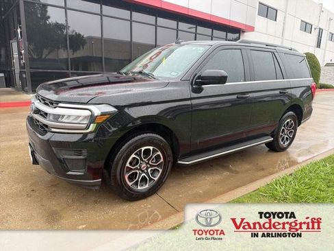 Used 2022 Ford Expedition XLT image 1