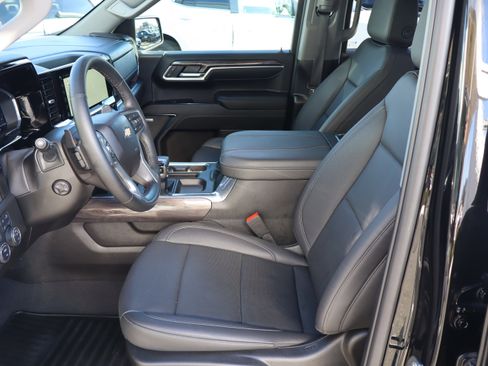 Used 2024 Chevrolet Silverado 1500 LTZ w/ Technology Package image 19