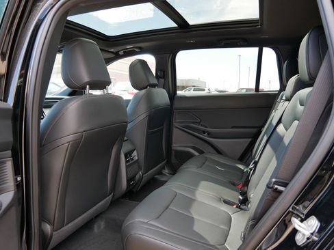 New 2026 Jeep Cherokee Limited image 8