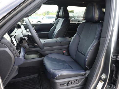 Certified 2026 INFINITI QX80 4WD w/ Sport Exterior Package image 17