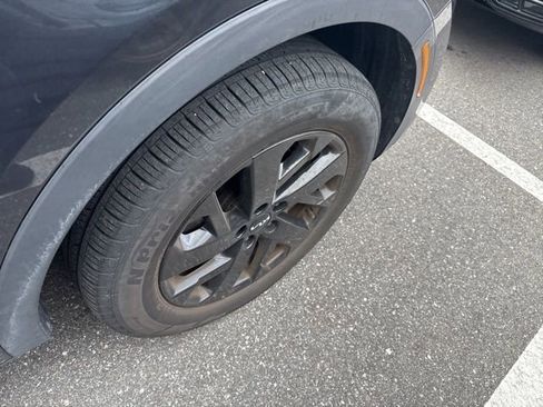 Used 2022 Kia Sorento S image 11