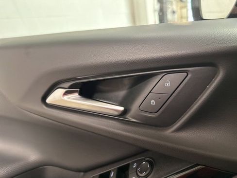 Used 2025 Chevrolet Equinox LT w/ Convenience Package II image 10