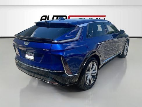 Used 2024 Cadillac Lyriq Tech RWD image 7