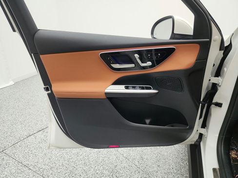 Certified 2025 Mercedes-Benz GLC 350e 4MATIC image 12