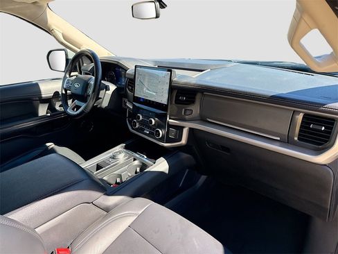 Used 2024 Ford Expedition Max XLT image 31