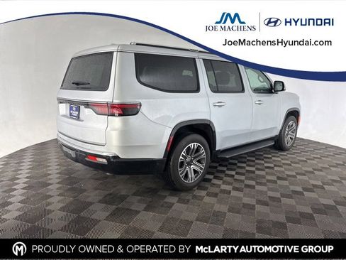 Used 2022 Jeep Wagoneer Series III w/ Convenience Group I image 7