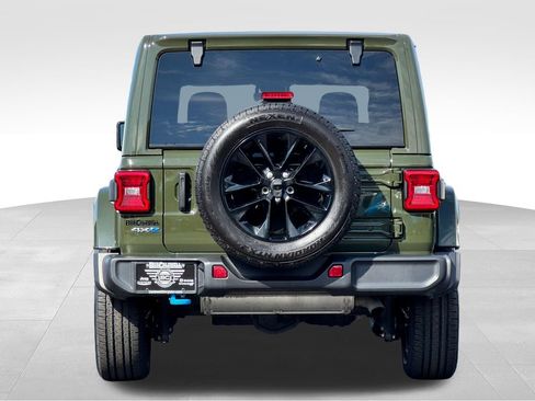 Used 2024 Jeep Wrangler Unlimited Sahara w/ Technology Group AWD/4WD image 6