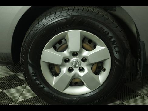 Used 2013 Nissan Rogue S AWD/4WD image 12