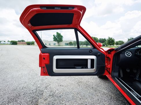 Used 2005 Ford GT RWD image 33