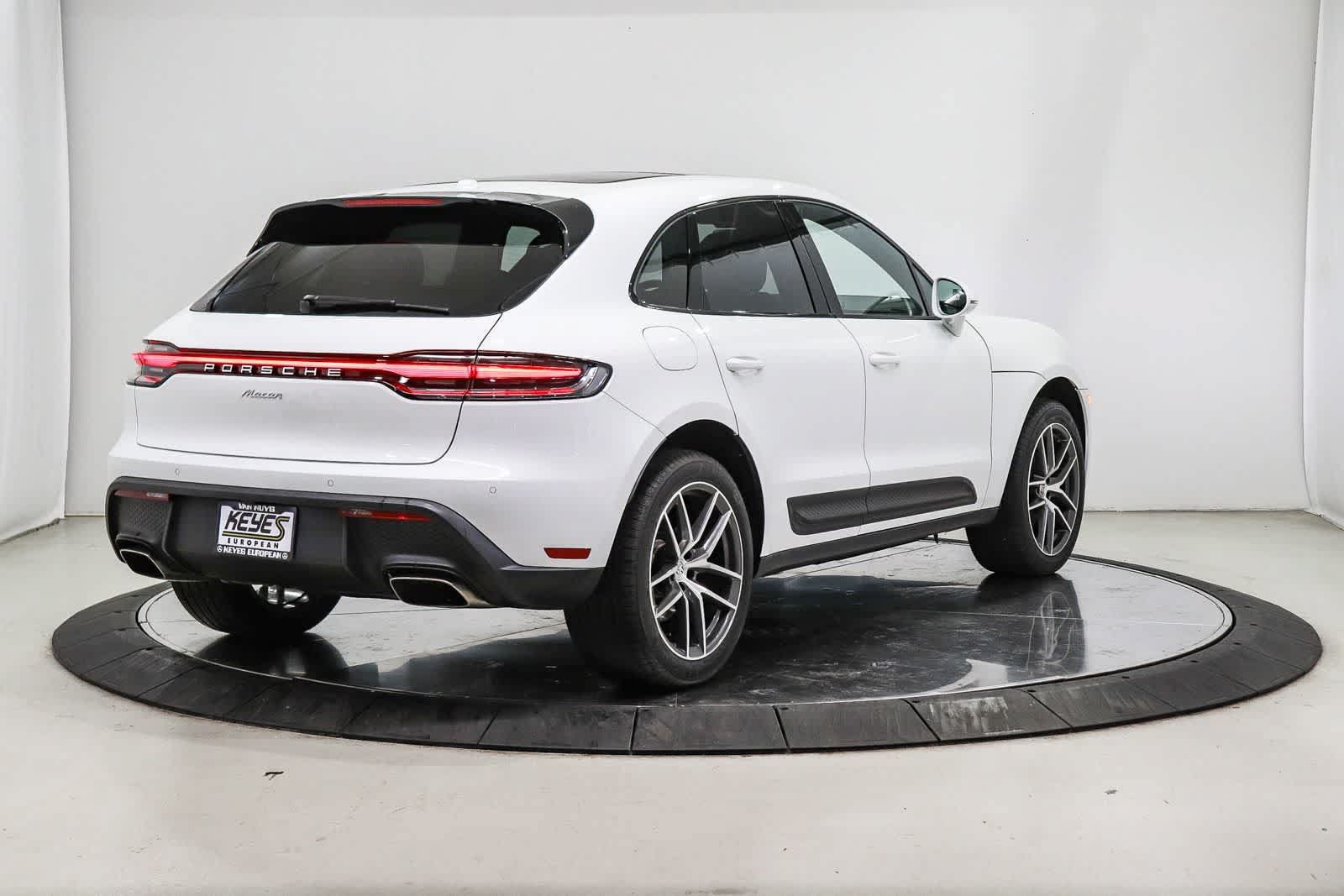 Used 2024 Porsche Macan AWD/4WD image 4