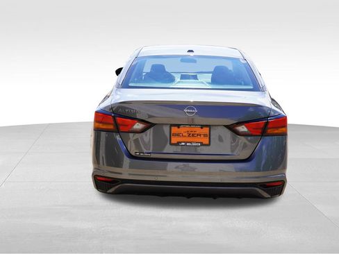 Used 2025 Nissan Altima 2.5 SV FWD image 6