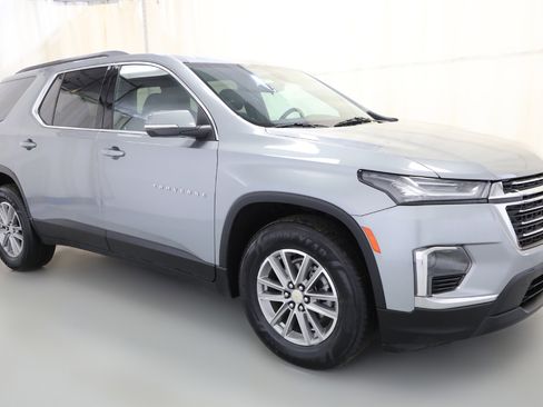 Certified 2023 Chevrolet Traverse LT image 3