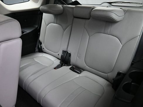 Certified 2023 Honda Pilot Touring image 21