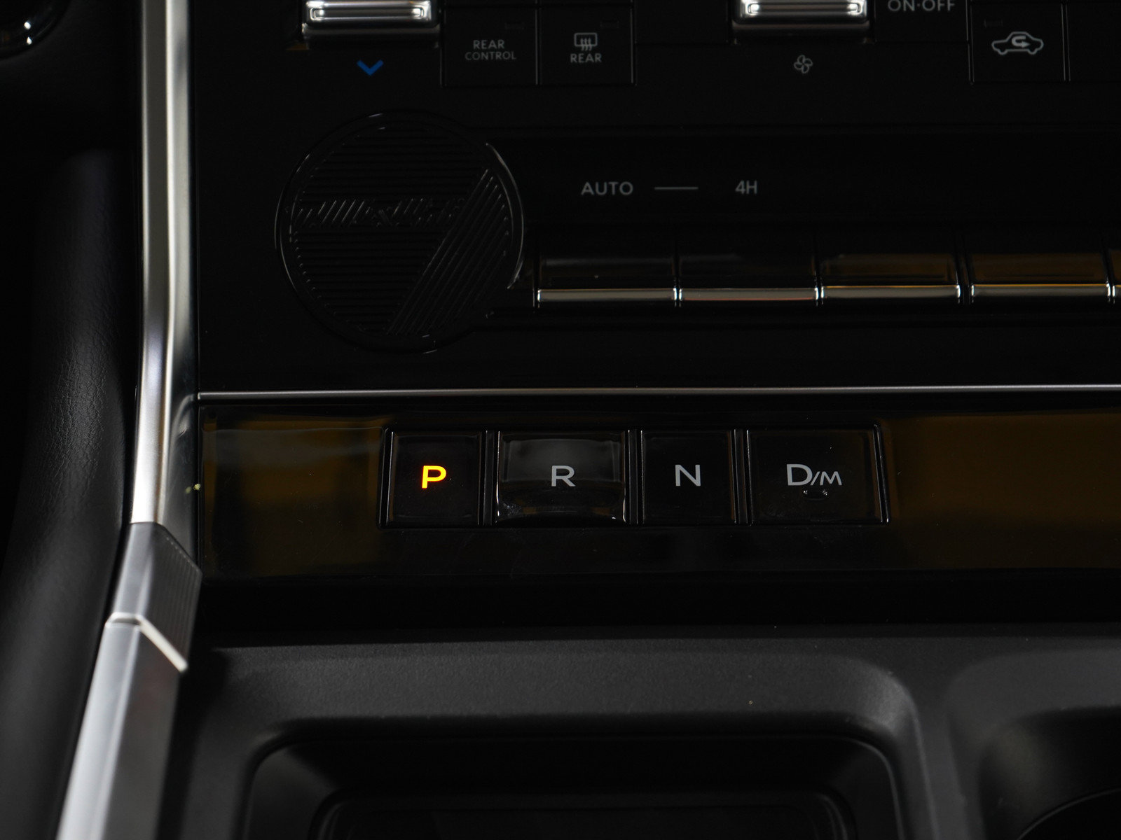 Used 2025 Nissan Armada SV AWD/4WD image 16