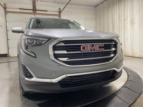 Used 2020 GMC Terrain SLT w/ Preferred Package image 2